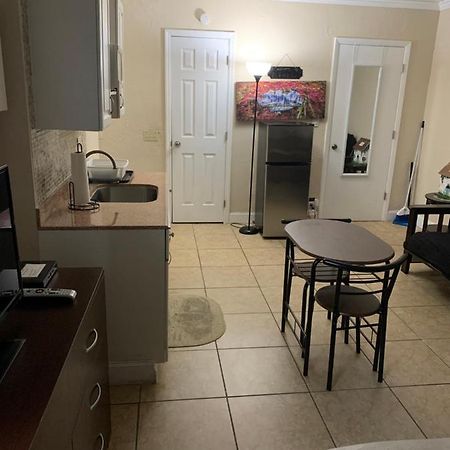 Апартаменты Quiet Cozy Efficiency Голливуд Экстерьер фото